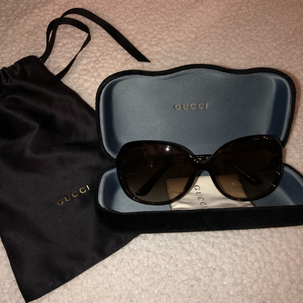 GUCCI SUNGLASSES